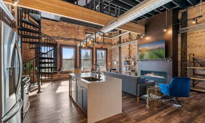 Downtown - Waterfront Condominio | Condo steps away from Lake Superior/Canal Park