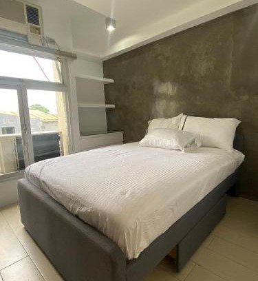 Loyola Heights Apartamento | Condo unit in QC