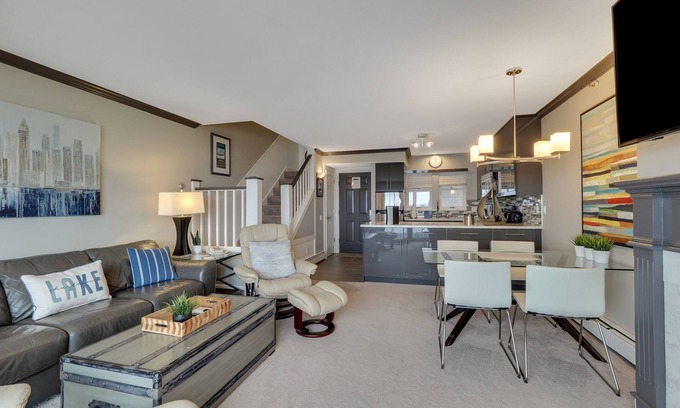 Boyne City Condominio | 1BR condominio frente al mar en el hermoso lago Charlevoix en Boyne City!