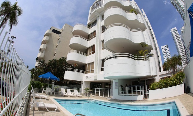 Castillogrande Condominio | Condominio con magníficas vistas y pasos hacia la piscina y las mejores playas de Cartagena
