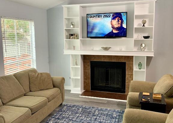 College Station Casa | Condo with Pool on Aggie Game Day Bus Route