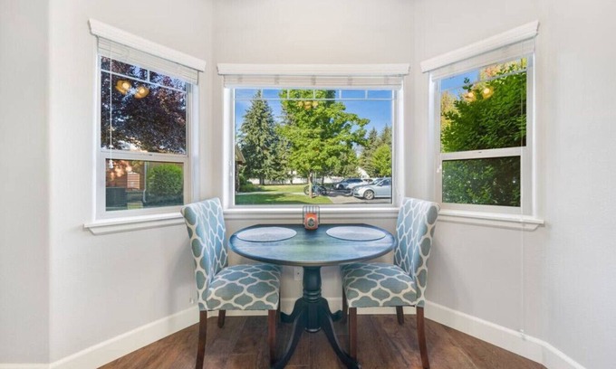 Coeur d'Alene Condominio | Chic Central Condo ~ Close the Mall!