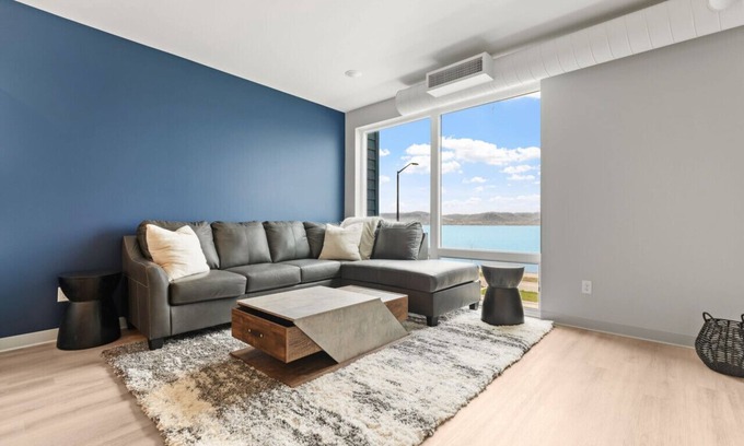 Lake City Condominio | Condo with stunning views of Lake Pepin - Assigned Garage - Unit 207
