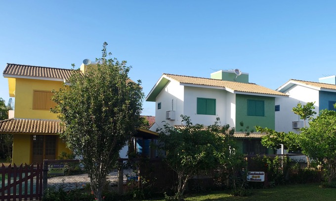 Garopaba Casa | Condomínio Girassóis - Casa Azul
