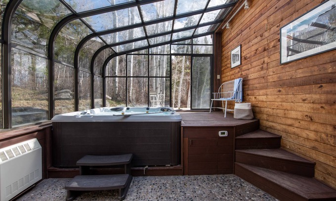 Matterhorn Village Cabina | Condor by AvantStay | Gorgeous Mountain Home w/ Hot Tub & Sauna