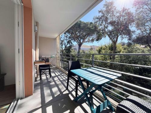 Cavalaire-sur-Mer Apartamento | Confort et calme à Cavalaire : T2 climatisé avec Wi-Fi, balcon et double garage, proche centre-ville - FR-1-226B-186