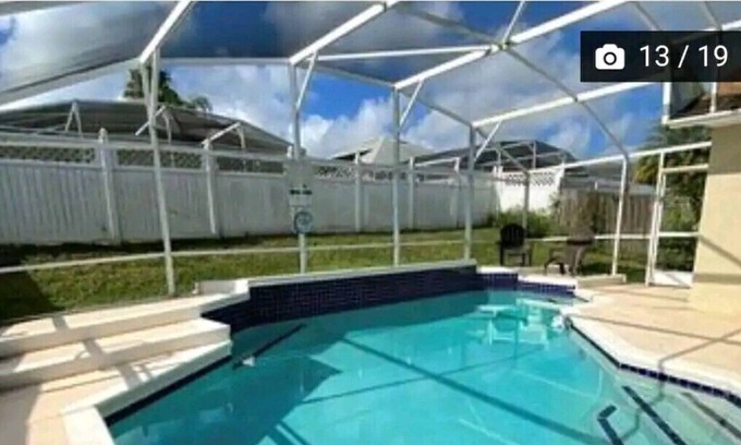 Lindfields Casa | Confortab Entire House to relax in the pool or enjoy near the parks