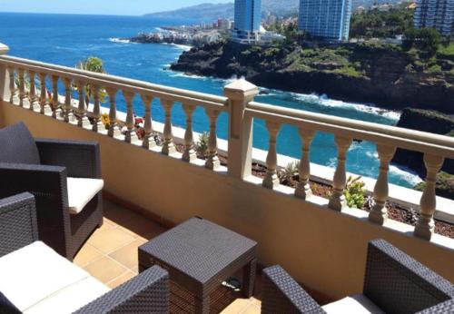 Los Realejos Apartamento | Confortable Apartamento Estándar con Piscina y Hermosas Vistas en Los Realejos
