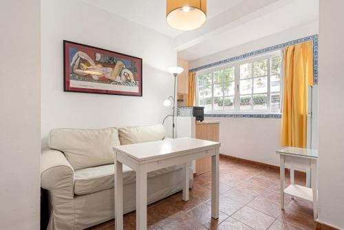 Pedregalejo Playa Apartamento | Confortable estudio en Playa Los Baños del Carmen