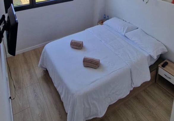 Sant Adria de Besos Casa | Confortable habitación doble - 1