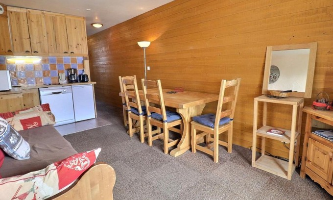 Meribel-Mottaret Apartamento | Confortable T2 avec Balcon Sud-Est, Animaux Acceptés - FR-1-182-50