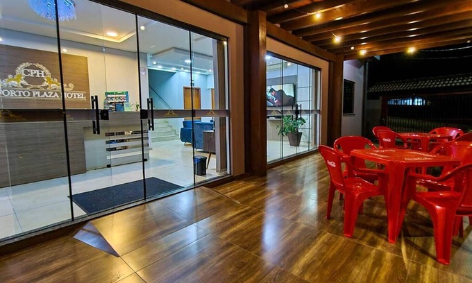 Capitao Leonidas Marques Hotel | Conforto Plaza Hotel