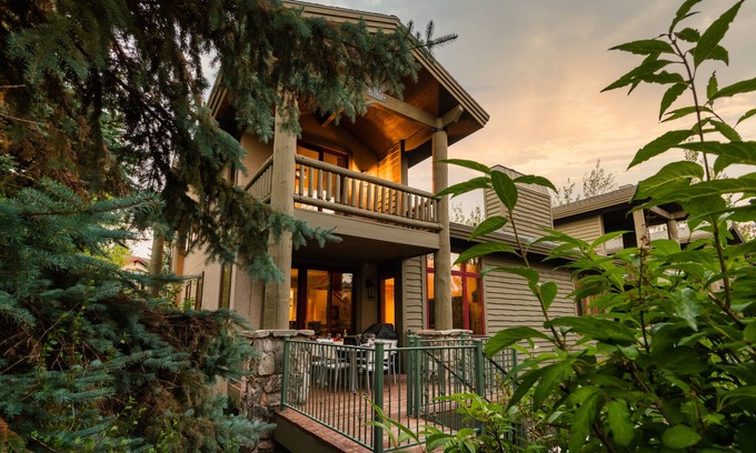 Park Meadows Cabina | Conifer by AvantStay | Secluded Cabin Amongst the Trees w/ Hot Tub