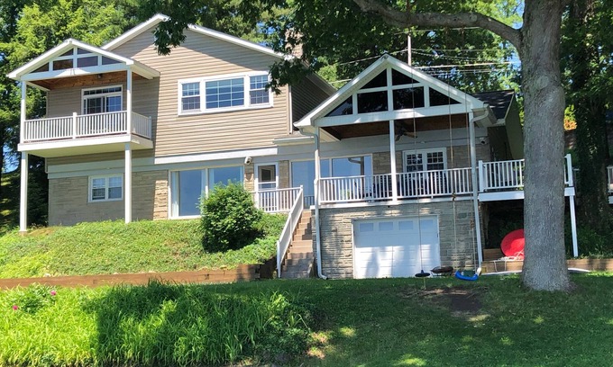 Conneaut Lake Casa | Gran casa familiar frente al lago en Conneaut Lake, PA