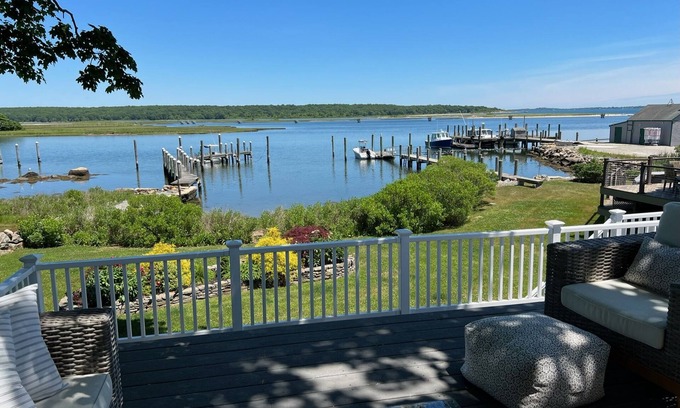 Groton Casa | Connecticut Coast Waterfront Home