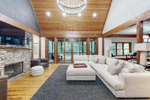 Brevard Casa | Connestee Escape