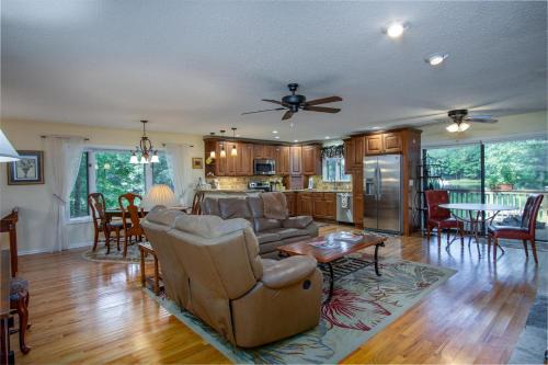 Brevard Casa | Connestee Lakefront Retreat