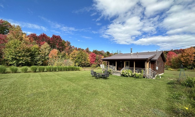 Elmira Cabina | Connie's Little House