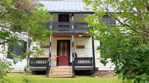 Tellico Plains Casa | Connie's Retreat - 3 Bedrooms, 2 Baths, Sleeps 11 farmhouse