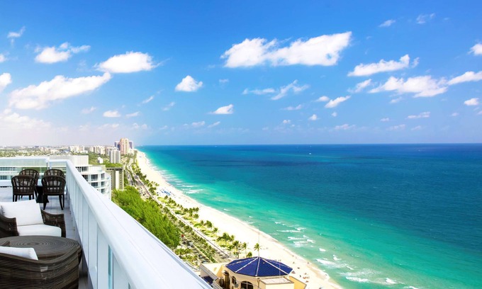 Central Beach Complejo | Conrad Fort Lauderdale Beach