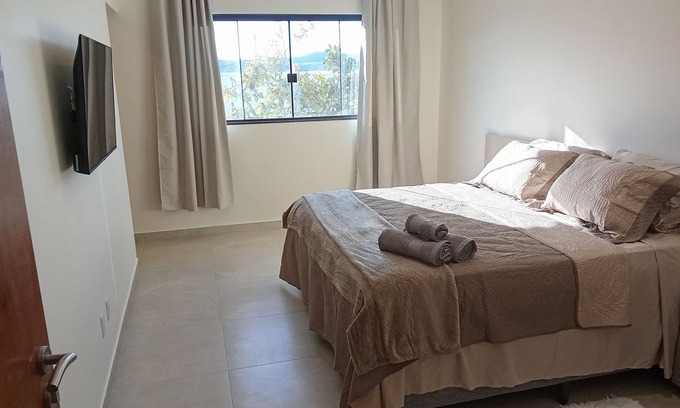 Alto Paraiso de Goias Casa | Contact with nature in a spacious, cozy and comfortable house.