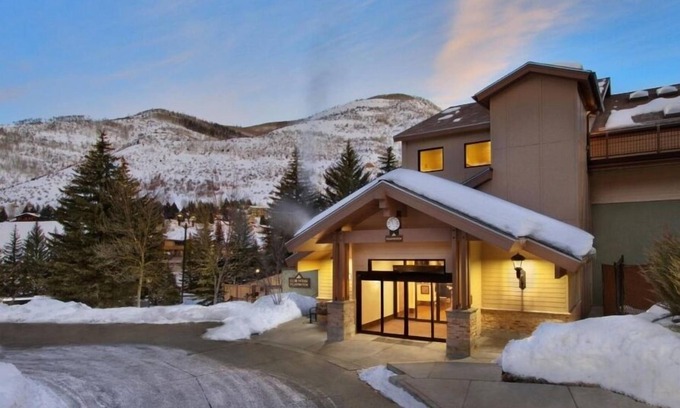 Vail Condominio | Contemporary 1BR Condo with Fireplace and Pool