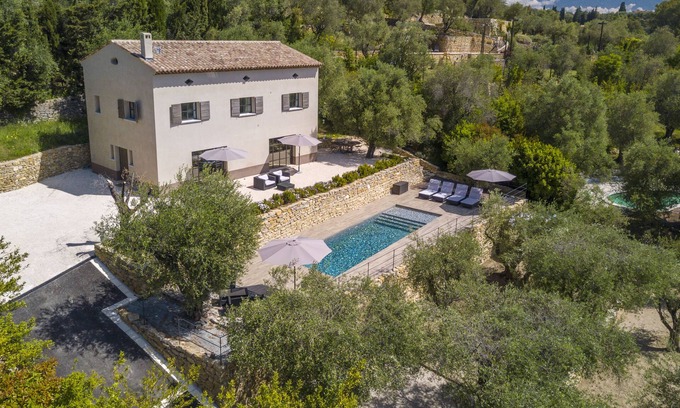 La Grand-Chile Casa | BASTIDE CONTEMPORANEA CERCA DE GOLF YA ​​15 MINUTOS DE CANNES