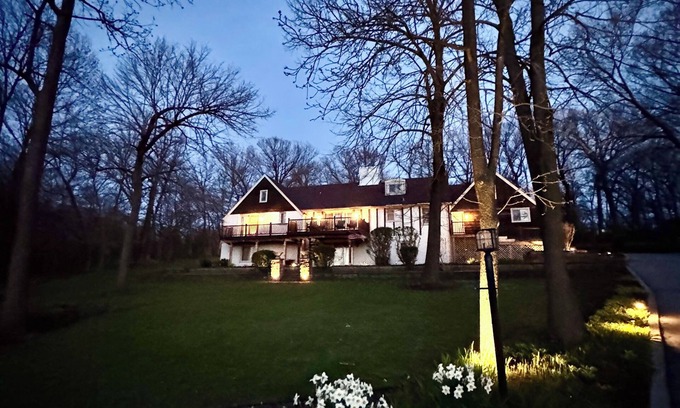 Homer Glen Casa | Contemporary Classic Mansion on .8 acred Wooded Estate with Private Lake.