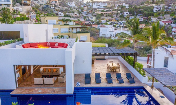 Pedregal Casa | Villa moderna y espaciosa con vista al mar, piscina enorme, a 2 cuadras del puerto deportivo
