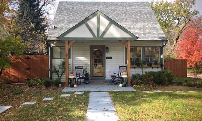 Lincoln Cabaña | Contemporary Cottage 5 min walk to major bike path