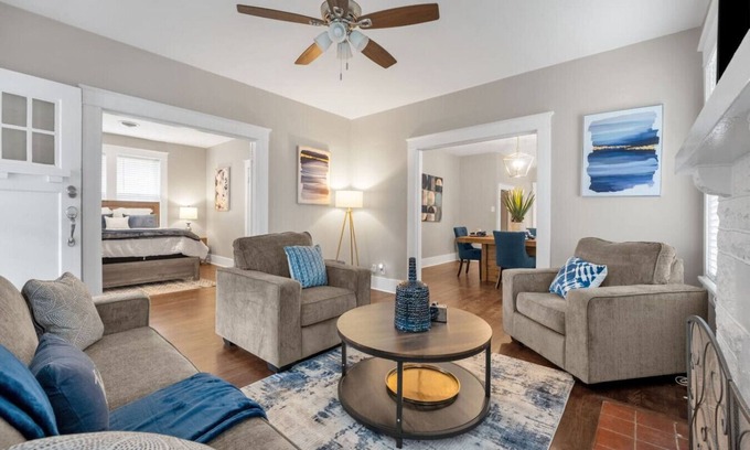 Vollintine-Evergreen Casa | Contemporary Cottage near zoo and Rhodes college