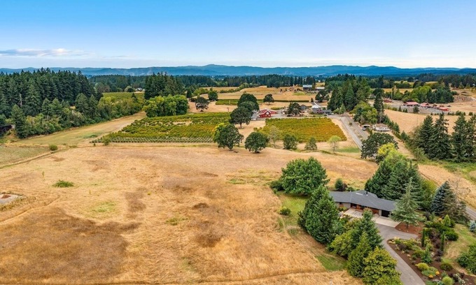 Helvetia Otro | Contemporary Farm House
