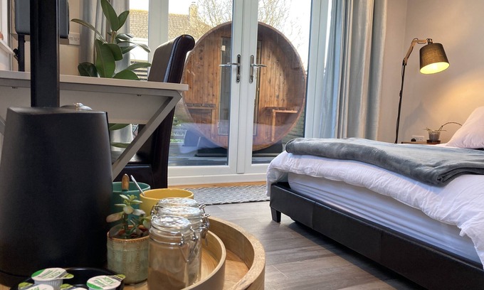 St. Eval Casa | Contemporary Guest House With Outside Barrel Sauna
