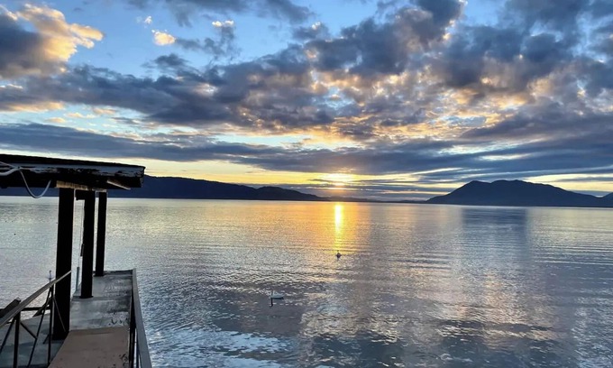 Lakeport Cabina | Contemporary home - Sunrise Views - Private dock