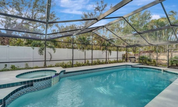 Lake Sarasota Casa | Contemporary Home with heated LARGE POOL and SPA