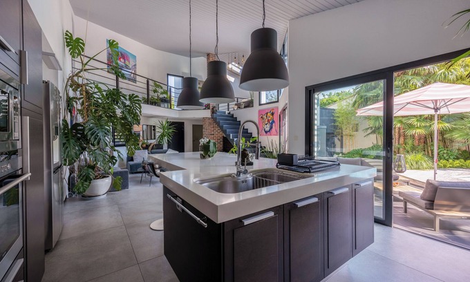 Lagord Casa | Contemporary house 180 M2 with swimming pool and jacuzzi tropical atmosphere