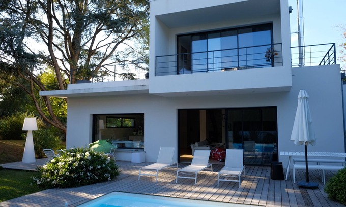 Biarritz Villa | Contemporary house opening onto a large, quiet terrace close to the beach
