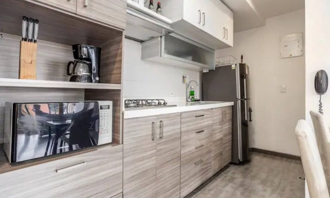 Suramericana Apartamento | Contemporaneo Loft, Un solo ambiente, Centrico, cerca al Metro.