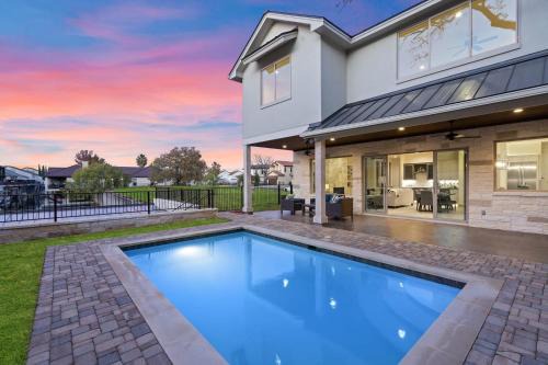 Horseshoe Bay Casa | Contemporary, Luxury Retreat on Lake LBJ with Heated Pool