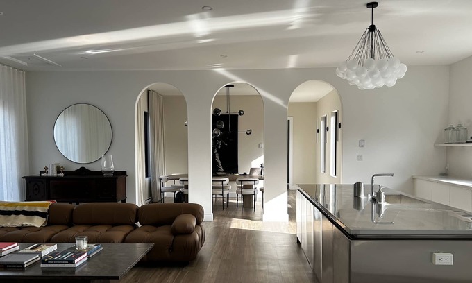 Consecon Casa | Contemporary Modern PEC Getaway