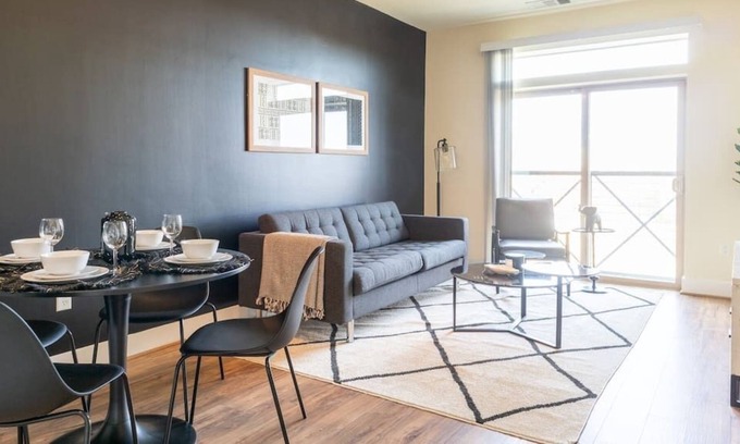 Eisenhower East Apartamento | 800 Carlyle - 505 · Contemporary Monochromatic 2BR in D/T Alexandria