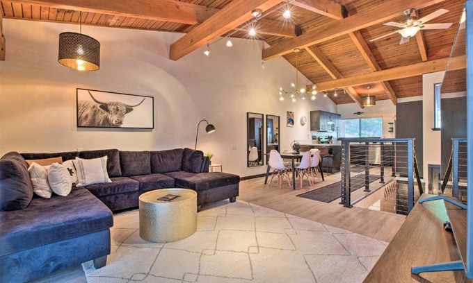 Mammoth Lakes Apartamento | Contemporary Mountain Retreat - Walk to Slopes!