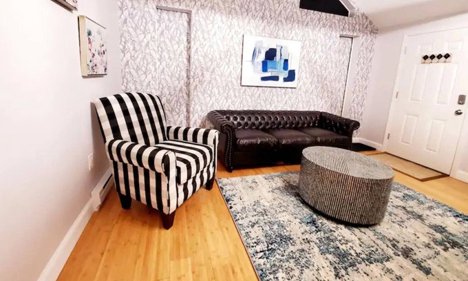 Nashua Apartamento | Contemporary Private Studio near Mine Falls