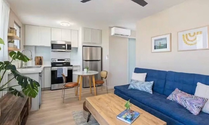 McCully - Moiliili Apartamento | Contemporary & Renovated Honolulu Suite w/ AC