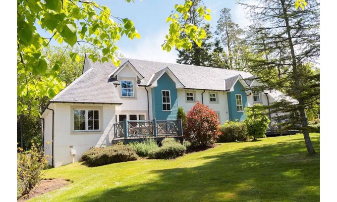 Auchterarder Casa | Contemporary Scottish Lodge -Pool & Spa Free Wifi
