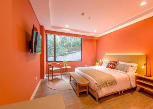Los Naranjos Apartamento | Contemporary Space Steps from El Tesoro 305