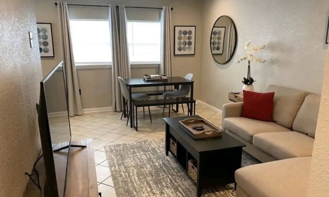 Pasadena Casa | Contemporary Stay in Pasadena