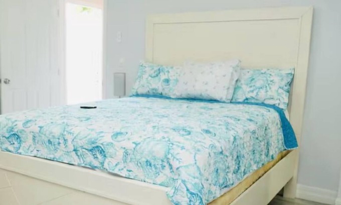 Oak Ridge Apartamento | Contemporary Studio W/Full kitchen near Universal
