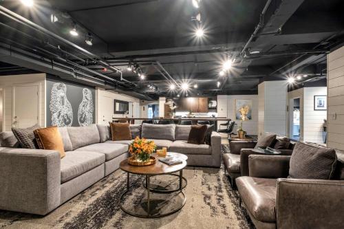 Downtown Nashville Apartamento | Contemporary Suite 6BR by Maddox Hotel