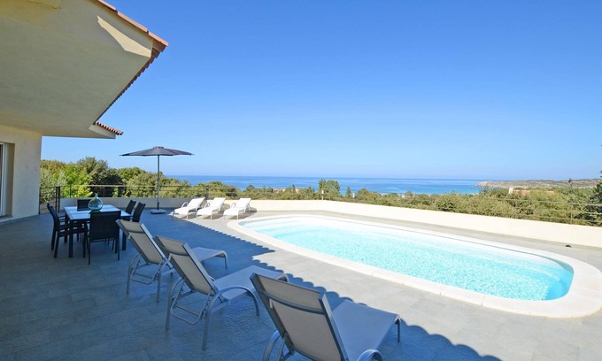 Algajola Villa | Villa contemporánea, con aire acondicionado-160 m2, piscina, a 2 minutos de las playas y tiendas.